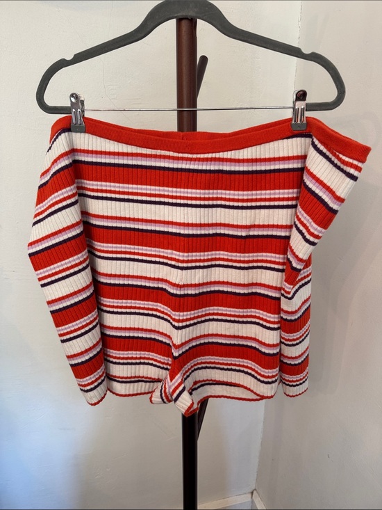 Pants - Old Navy white orange and purple striped high rise shorts size 4X
